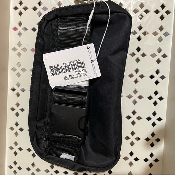 Lululemon Black Belt Bag - Picture 2 of 5